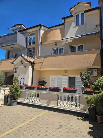 Apartmani M&L Отели в г. Медулин