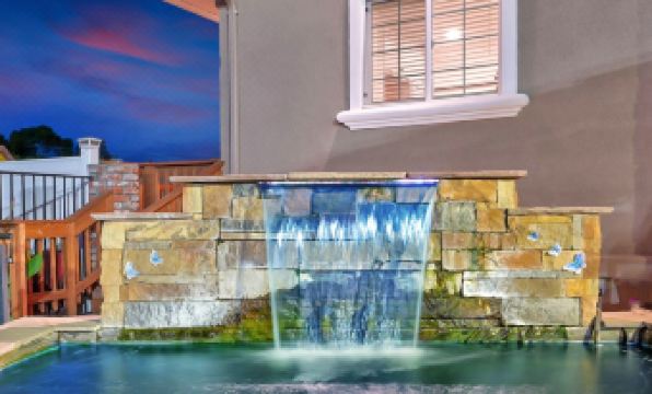 Traveler's Inn Williams, CA Modern Renovated Hotel - Housity