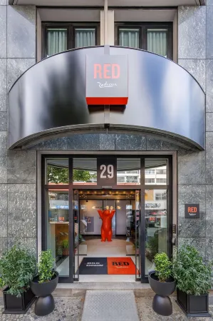 Radisson RED Berlin Kudamm Отели рядом с достопримечательностью «Свободный университет Берлина»