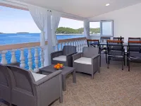 Apartments Villa Senija Hotels in Blato