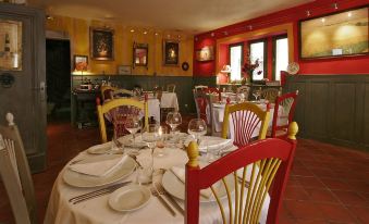 Hostellerie et la Parenthese Uzes
