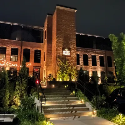 Rivet House Hotels near Reese Street Historic District