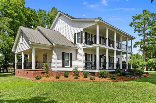 Lake Escape - Lake Waccamaw 7 Bedroom Home - Homestays