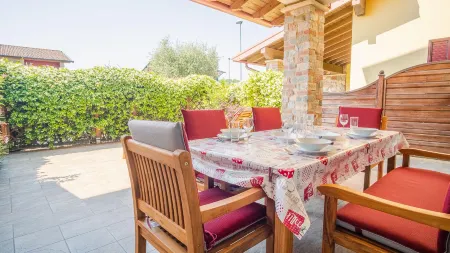 Endless Summer Sirmione - Italian Homing Отели рядом с достопримечательностью «Archaeological site of Grotte di Catullo»