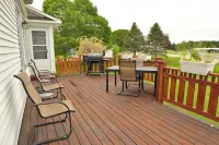 Bear Lake Garden House - 3 Bedroom house with Wi-Fi and Large Deck
