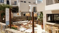 Nami Hotel & Suites