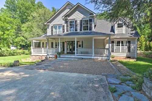 Creekside Brevard Home < 1 Mi to Downtown! - Wifi