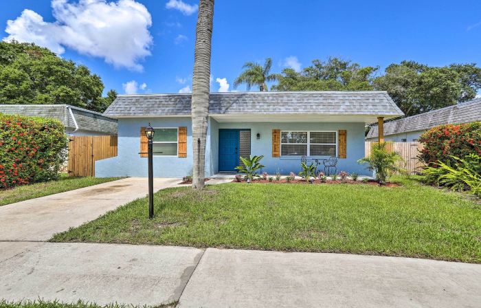 2 Mi to Beach: Home w/ Screened Porch in Largo