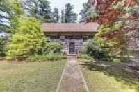 5 Mi to Plymouth Rock: Log Cabin Getaway! Hotels near KAY Jewelers