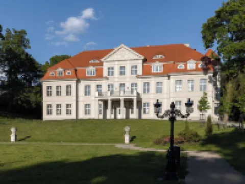 Schlosshotel Neustrelitz Hotels in Neustrelitz
