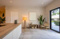 Chic 3BR Apartment Mambo Beach Area Stay