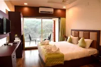 Khushi Riverside Resort & Spa - parking