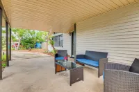 2 Mi to Cocoa Riverfront Park: Home w/ Patio! - Wifi