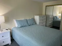 BEAUTIFUL IN TOWN! - 2 Bedroom 1 Bath on Rehoboth Ave.Walk to Beach and Shops!