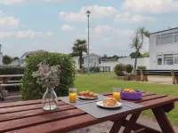 Dolphin Chalet Hotel di Dawlish