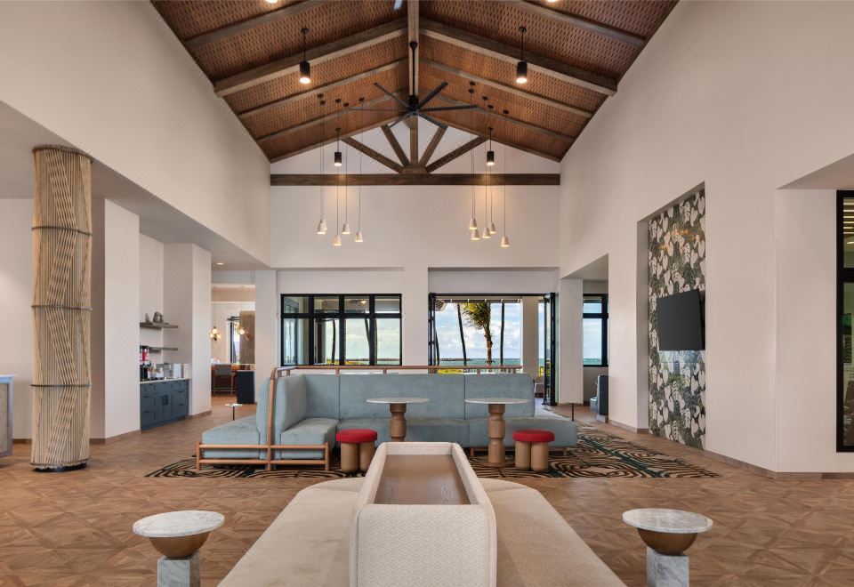 2. 햄프턴 인 & ..