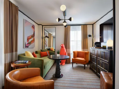 21C Museum Hotel St Louis Отели рядом с достопримечательностью «Парк Уилсон»