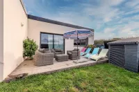 Exceptional sea view, heated indoor pool, spa, sauna. Hotel di Le Conquet