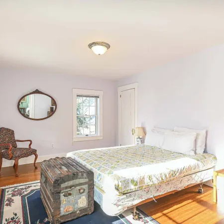 4 Bdr w/ Private Hot Tub, Backyard and Deck!