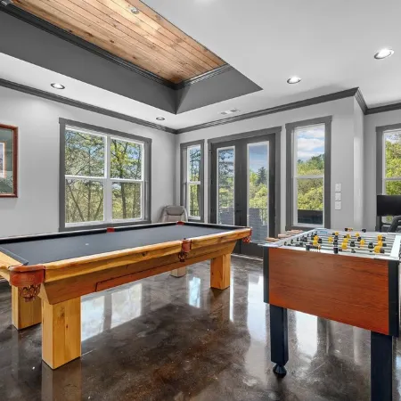 Helen TreeTop Lodge:  Rustic Luxury/Breathtaking Views/Ultimate Amenities