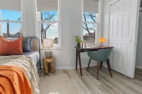 NYC Neighbor Duplex Delight 35 mins w/ Parking