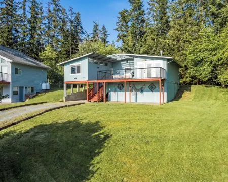 Wolf Beach Cottage by AvantStay Harbor Views Hotels in Langley