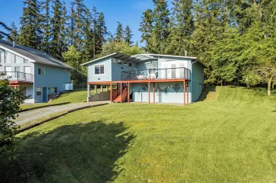 Wolf Beach Cottage by AvantStay Harbor Views