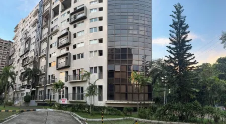 Your Perfect Staycation at Monteluce Отели рядом с достопримечательностью «Adventist University of the Philippines Academy»