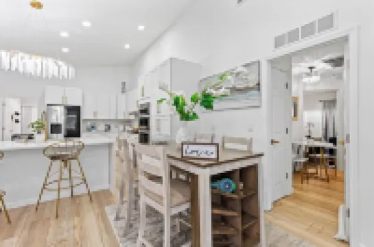 Escape to Florida Luxury – Lake View Pool Home in Lutz!