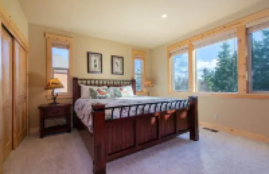 5bd3ba, sleeps 10 Mountain View Hot Tub/Poker/Pool table, near Ski Resort