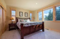 5bd3ba, sleeps 10 Mountain View Hot Tub/Poker/Pool table, near Ski Resort