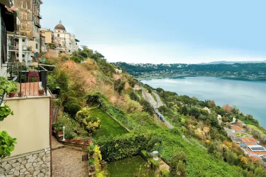 The Lake View Hotel di Castel Gandolfo
