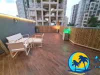 Jacuzzi Beach Suite W/ Gym: 4 rooms + Huge Balcony Hotels in Ashkelon