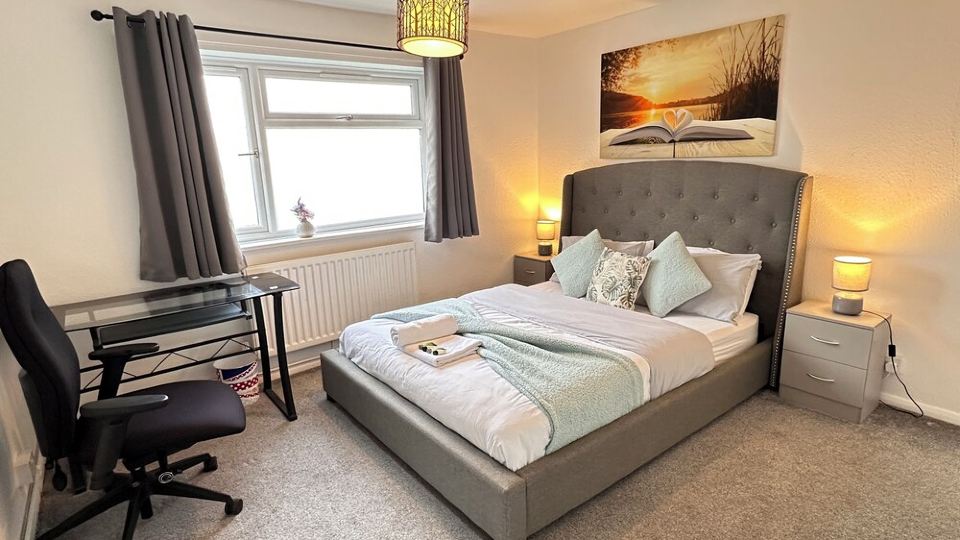 Colchester City Luxury with free Parking and Wifi