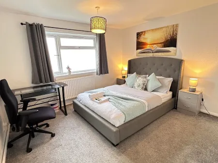 Colchester City Luxury with free Parking and Wifi