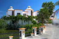 Secret Beach Shell Villa - on Beach - Private Pool - Owner is a Chef - Very Safe