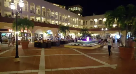 Charming 2-BR apartment for 6 with AC, WiFi in beautiful Humacao