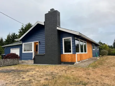 Oceanview Escape – Pet Friendly, Family Ready, Near Waldport Beach Отели в г. Уолдпорт