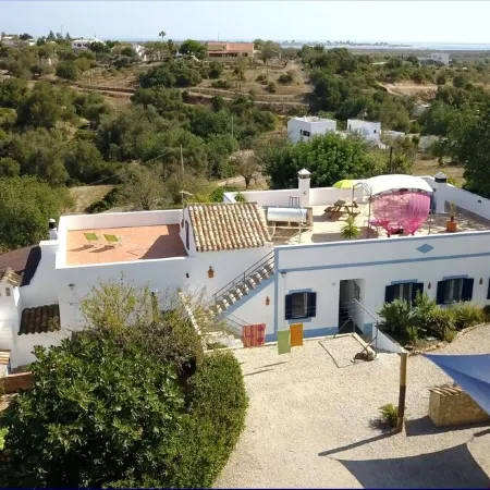 Small apartment in a quiet location with two private terraces and sea views
