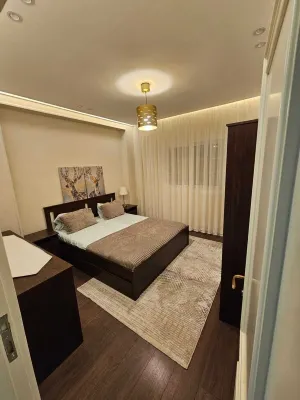 Apartment with garden 옥토버 6 대학 주변 호텔