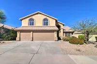 Complimentary Heated Pool Goodyear Getaway! - parking
