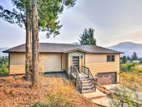 'Gorge Retreat' - Modern Carson Home w/ Mtn Views! Hotels in Carson