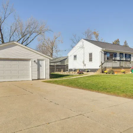 Pet-Friendly Hiawatha Retreat w/ Private Yard!