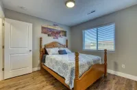 Bright & Modern @ theHeart of Red Rock Recreation!