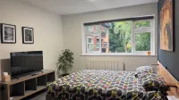 Modern Kingsize Room with Garden View close to Prestwich Centre Hotels in Prestwich