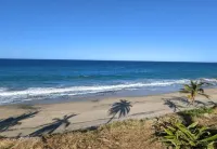 Cozy Apt: Wake to Ocean Waves / Jetted Tub