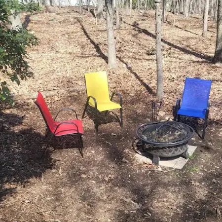 Grandma’s House - Minutes from Unc, Firepit, Ninja Creami Available to Rent
