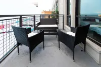 Heart of DTSA 2 bed apartment with AC and 65inch Roku tv