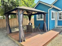 Charming 2-bedroom house in Albany with AC, WiFi Hotels in Albany
