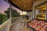 Delta Grand Victorian - Amazing Views! Ping Pong and Cornhole!